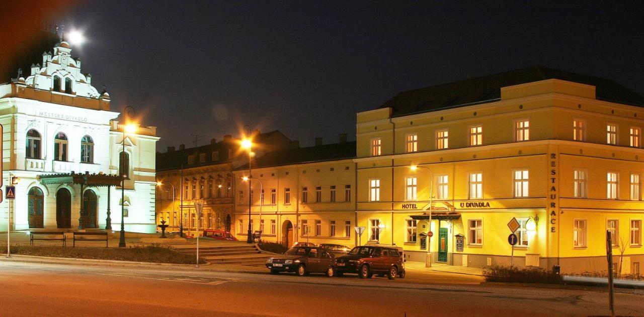 Corner Hotel U Divadla*** - Znojmo Exterior foto